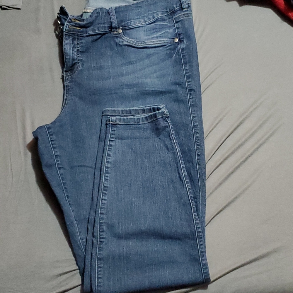 Torrid Light Wash Jegging. 22T